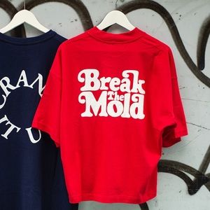 Uniqlo Verdy UT Break The Mold T Shirt size M